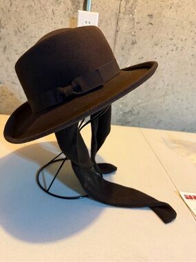 Women's Black Wool Wide-Brim Hat with Ribbon Tie